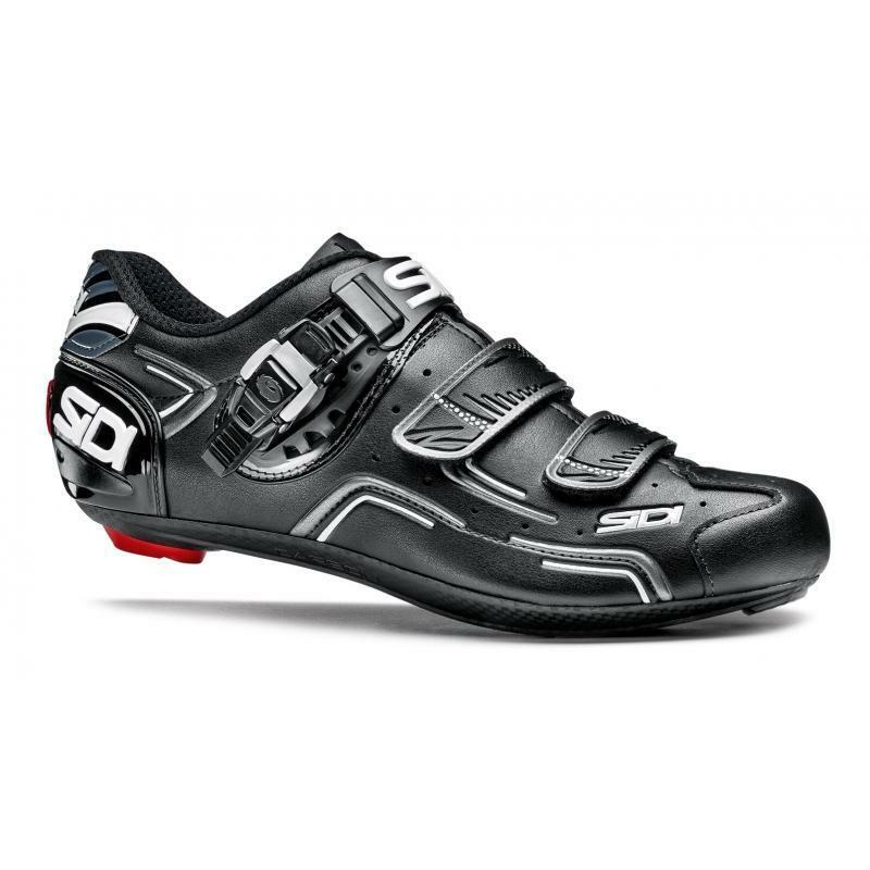 Scarpa per bici da strada Sidi modello Level.
